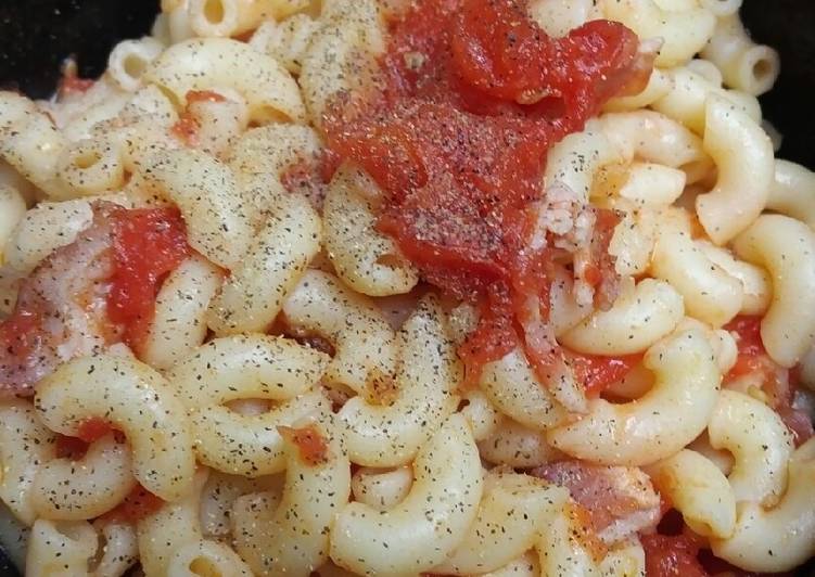 Macaroni and Tomatoes
