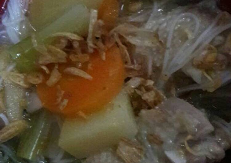 Cara mudah Menyiapkan Sop ayam yang Enak