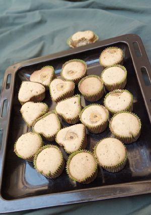 A picture of Banana cupcakes.