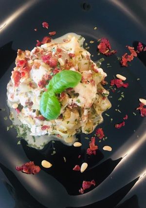 Une photo de Endives gratinées et Crispy de Lard