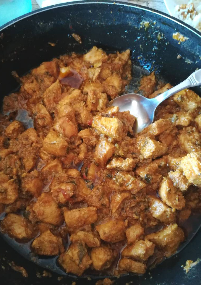 Una foto de Curry de pollo