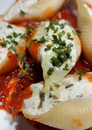 Une photo de Conchiglioni farcis au saumon fumé Boursin et ricotta