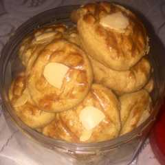 A picture of Peanut skippy cookies.