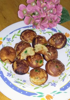 A picture of Appe Cupcakes.