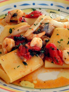 Foto di Paccheri calamari e gamberetti