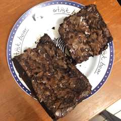 A picture of Brownies Panggang.
