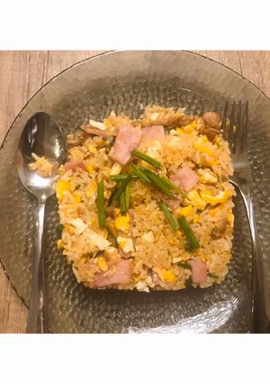 รูปของ ข้าวผัดไข่และแฮม มื้อเก็บตัวอยู่บ้าน🥴 โควิท