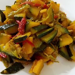 A picture of Braised young Kabocha squash 炒嫩南瓜.