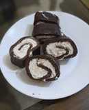Rollito de chocolate con queso crema