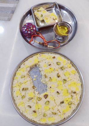 केसर कलाकंद बर्फी रेसिपी मुख्य फोटो