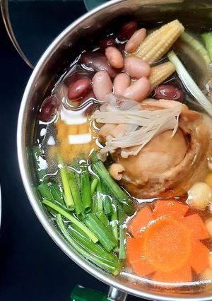 Hình của món Gà tiềm táo đỏ, hạt sen.