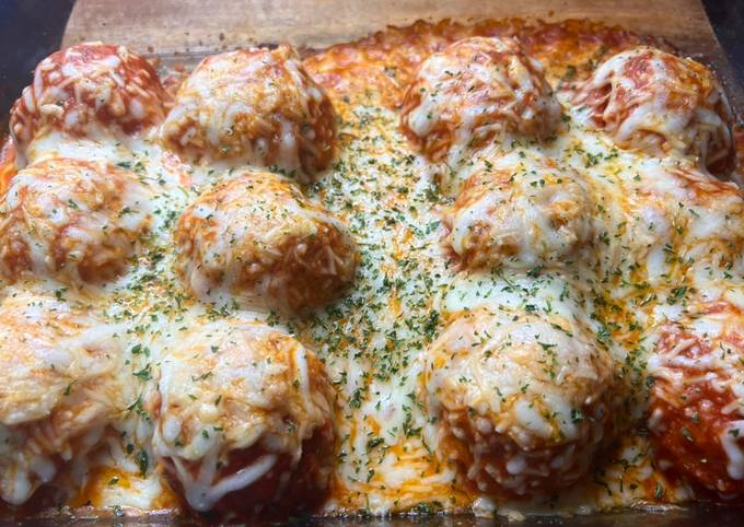 Cheesy chicken meatballs !