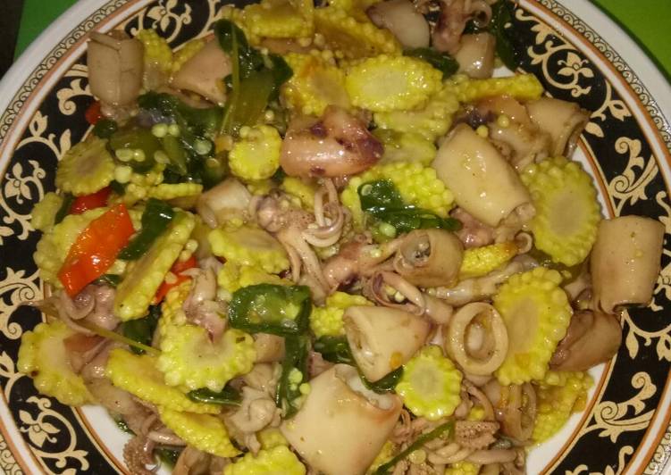 Proses Menyiapkan Cumi cabe ijo jagung putren Lezat