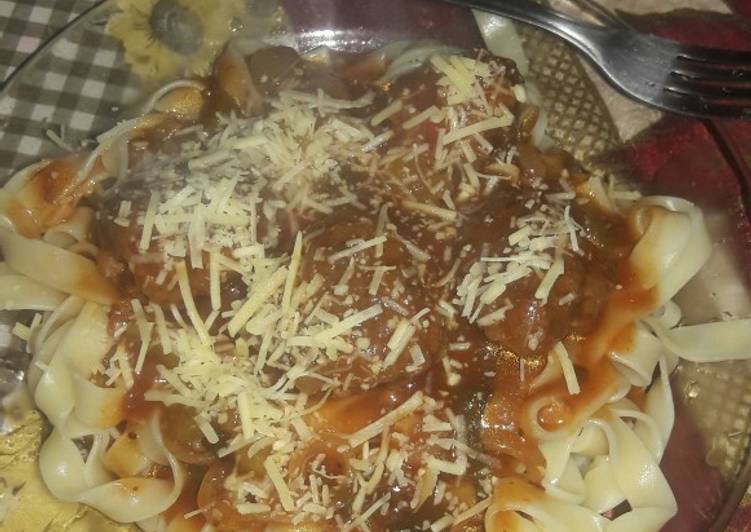 # Macarrão ninho com almôndegas🍝💖😋 - Gozhowgos