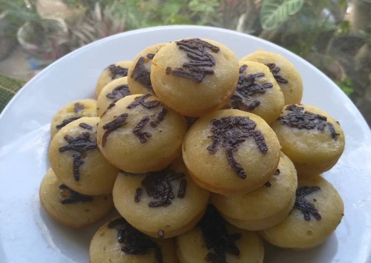 Resep Kue cubit uenak yang Enak