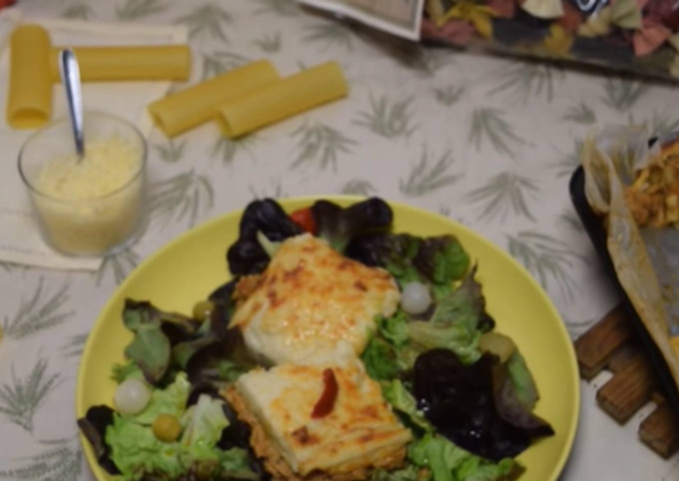 Lasaña de carne casera hecha con masa de crêpes