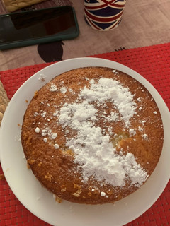 Una foto de Bizcocho de limón con azúcar glass