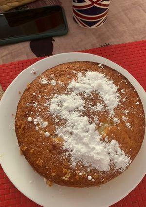 Una foto de Bizcocho de limón con azúcar glass