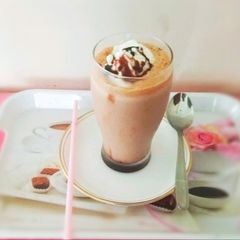 A picture of Peanut Butter Chocolate Shake.