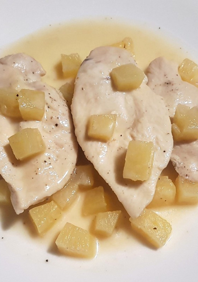 Una foto de Pechuga de pollo a la piña
