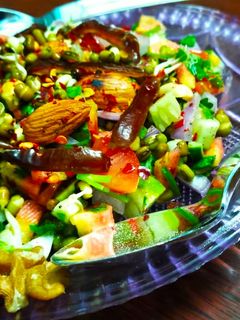 স্প্রাউট স্যালাড (sprout salad recipe in bengali) রেসিপির প্রধান ছবি