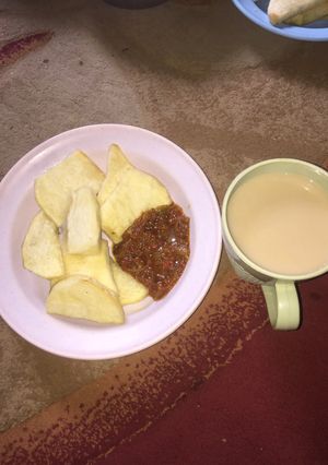 A picture of Fry yam and sauce.