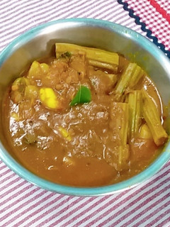 மெட்ராஸ் புளி குழம்பு (Medras pulikulambu recipe in tamil) செய்முறை முக்கிய புகைப்படம்