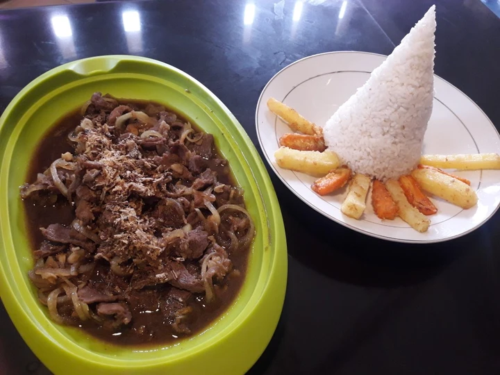 Langkah Gampang Menyiapkan Resep Bistik daging sapi sederhana Anti Ribet, Lezat Sekali