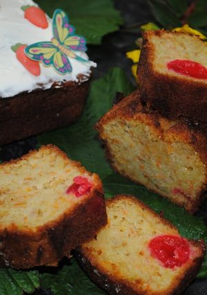 A picture of Carrot-cherry cake.