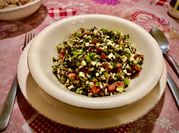 Una foto de salsa cilantro perejil