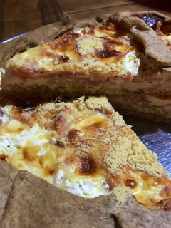 Una foto de Tarta de jamón - queso y algo más…