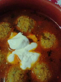 Foto di Ciorba de perisoare (polpettine in brodo o zuppa)
