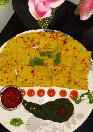 પીળા ઢોકળા(yellow dhokla recipe in Gujarati) રેસીપી મુખ્ય ફોટો