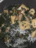 Tumis daun bangun- bangun campur ceker, tahu pedas