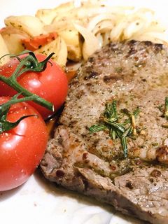 Hình của món Steak theo phong cách âu mỹ 🥩.