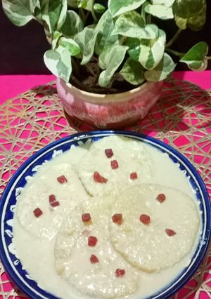 A picture of Nolen Gurer Chitai Dudh Pithe.