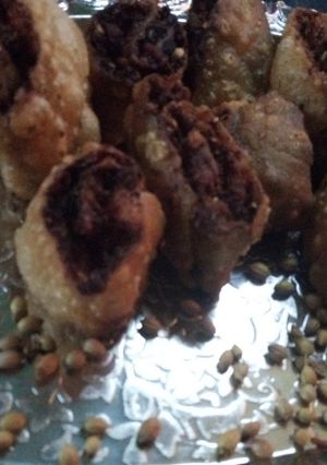 बाकरवडी (bakarvadi recipe in marathi) रेसिपी चे मुख्य फोटो 