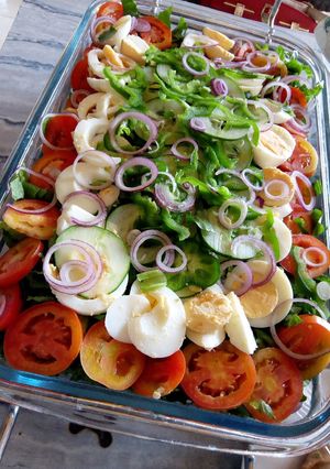 A picture of Simple green salad.