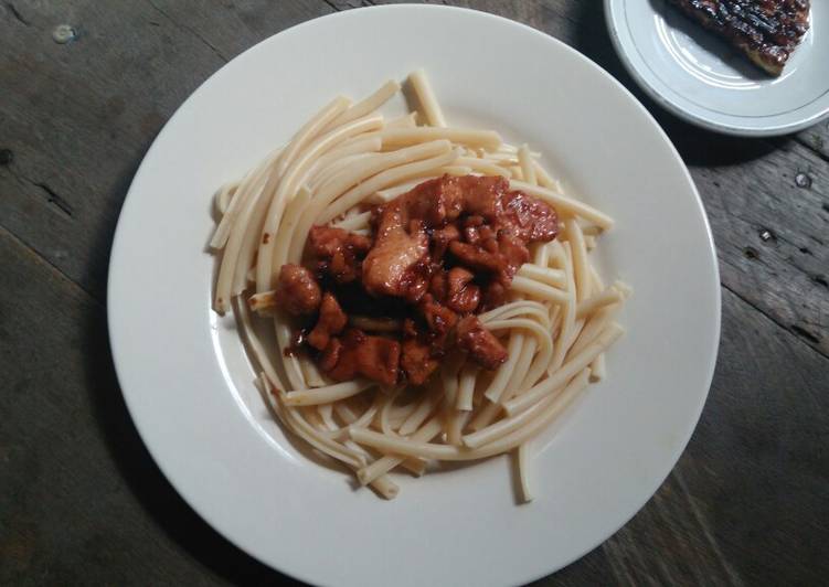 Resep Long macaroni with tomato chicken (makaroni ayam tomat), Lezat
