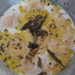 Maash ke dahi balley A picture of Maash ke dahi balley.