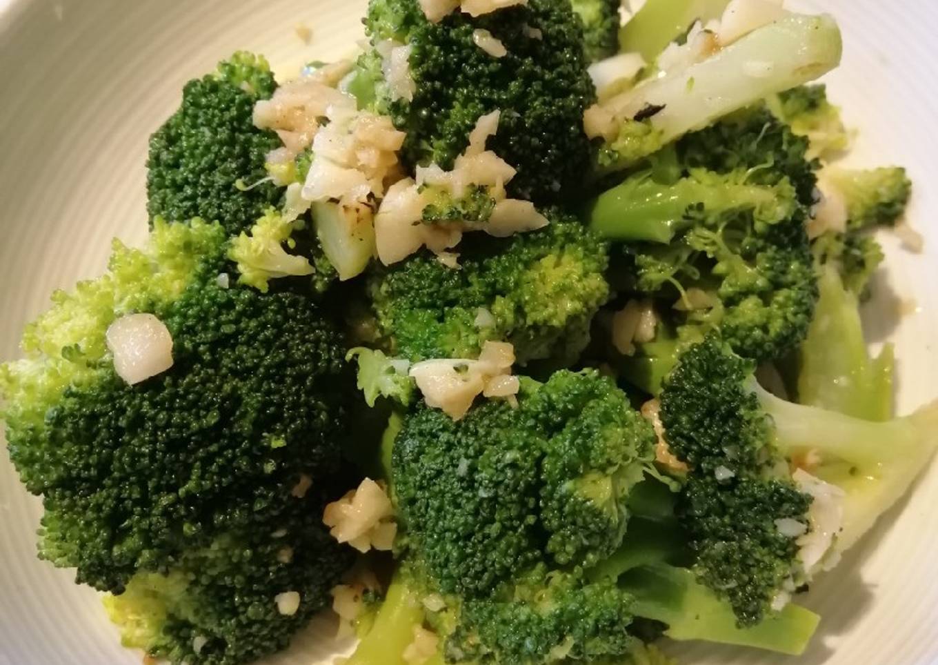 Garlicky Buttered Brocolli