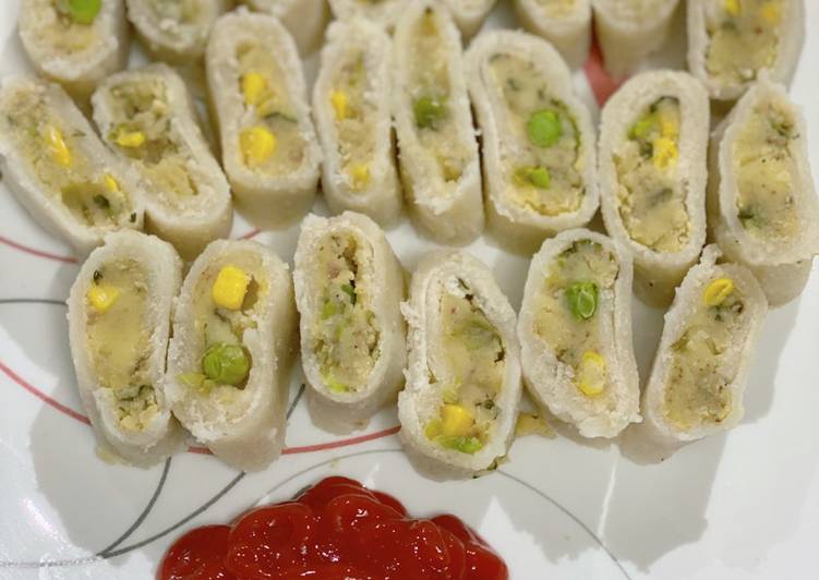 Boiled suji moong dal rolls