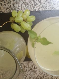 Une photo de Jus de raisin de Sicile menthe corse 🍇