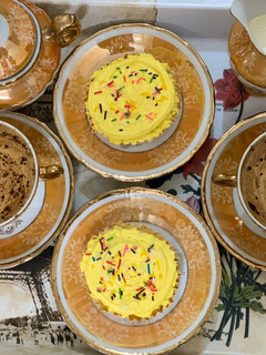 A picture of Lemon coconut cupcakes.