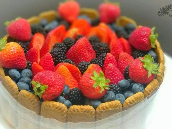 Easy Way Prepare Fruits and Lotus biscuits cheesecake the So Delicious Can spoil the tongue