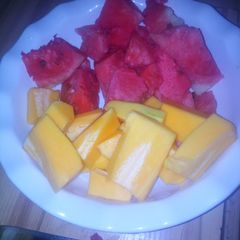A picture of Watermelon and papaya.