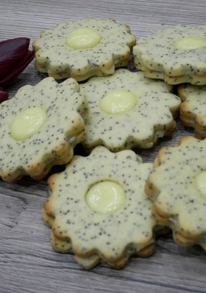 Mákos-citromkrémes linzer recept fotója
