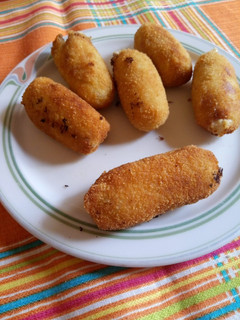 Una foto de Croquetas de pollo asado