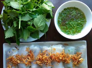 Hình của món Bánh cuốn tráng chảo.