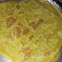 Turmeric chapatis A picture of Turmeric chapatis.